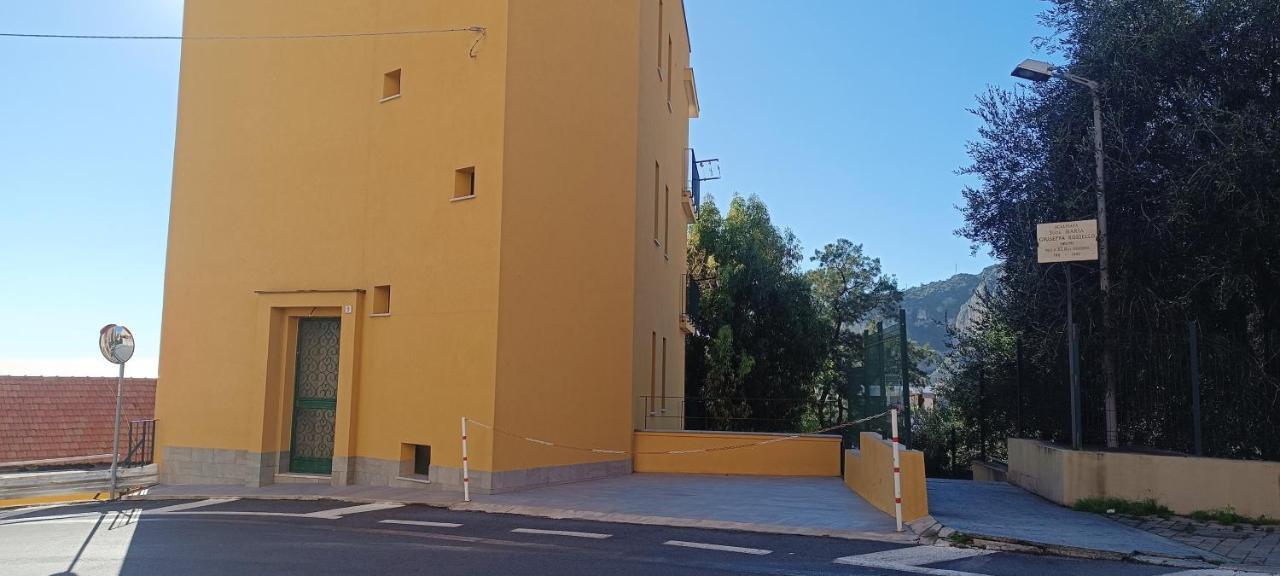 Apartament Casa Di Claude Con Posto Auto Finale Ligure Zewnętrze zdjęcie